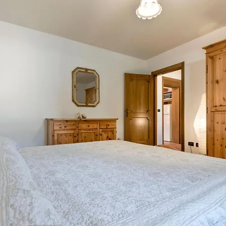 Apartamento 4 *